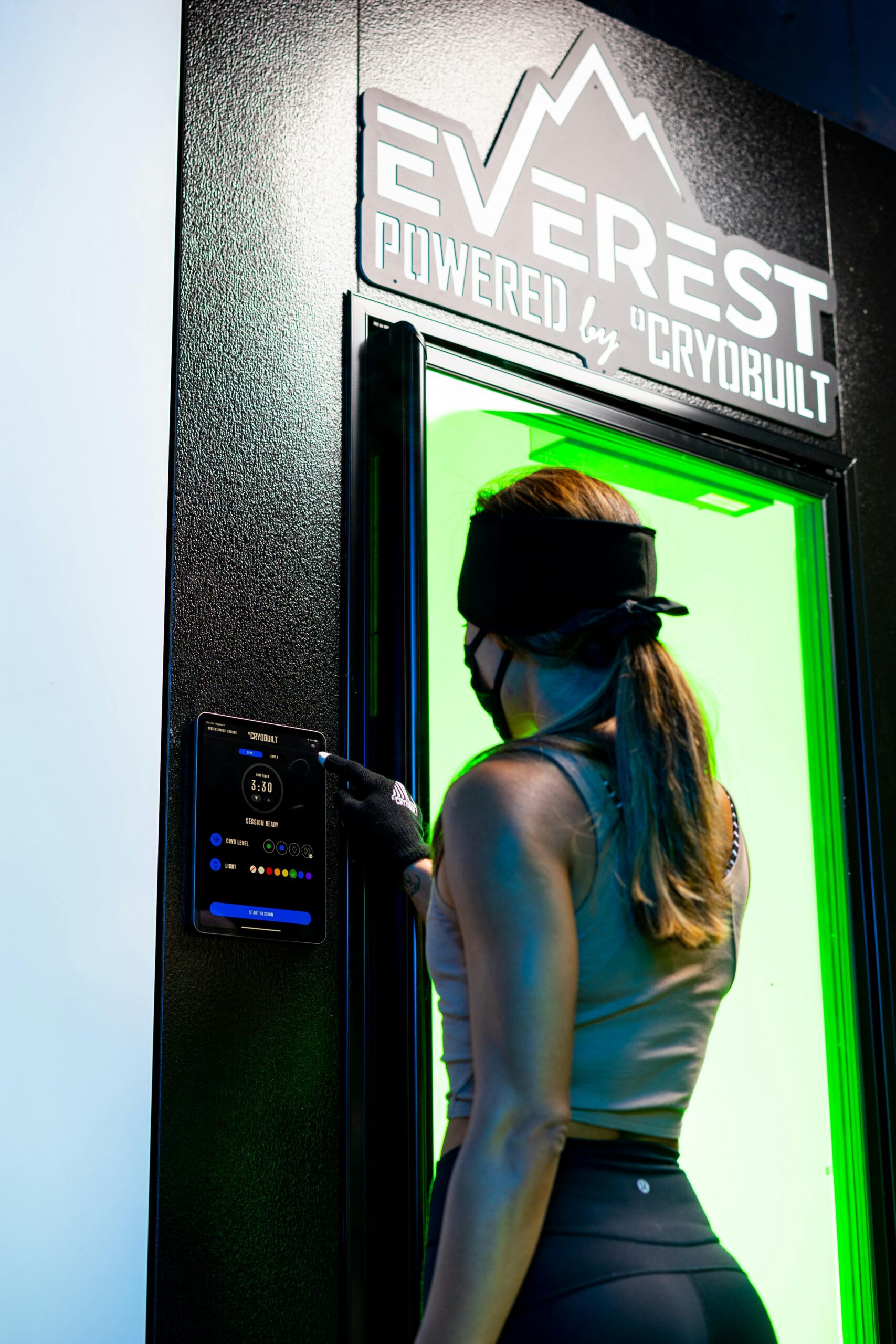 Everest: Powered by Cryobuilt